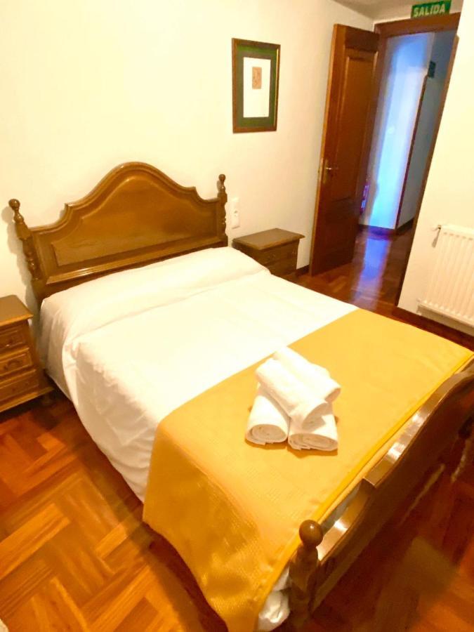 Hostal Cristina Estella Luaran gambar
