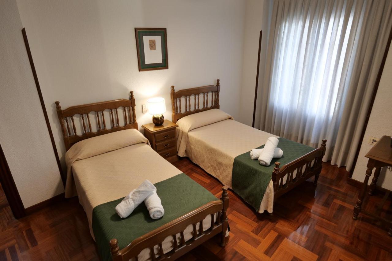 Hostal Cristina Estella Luaran gambar